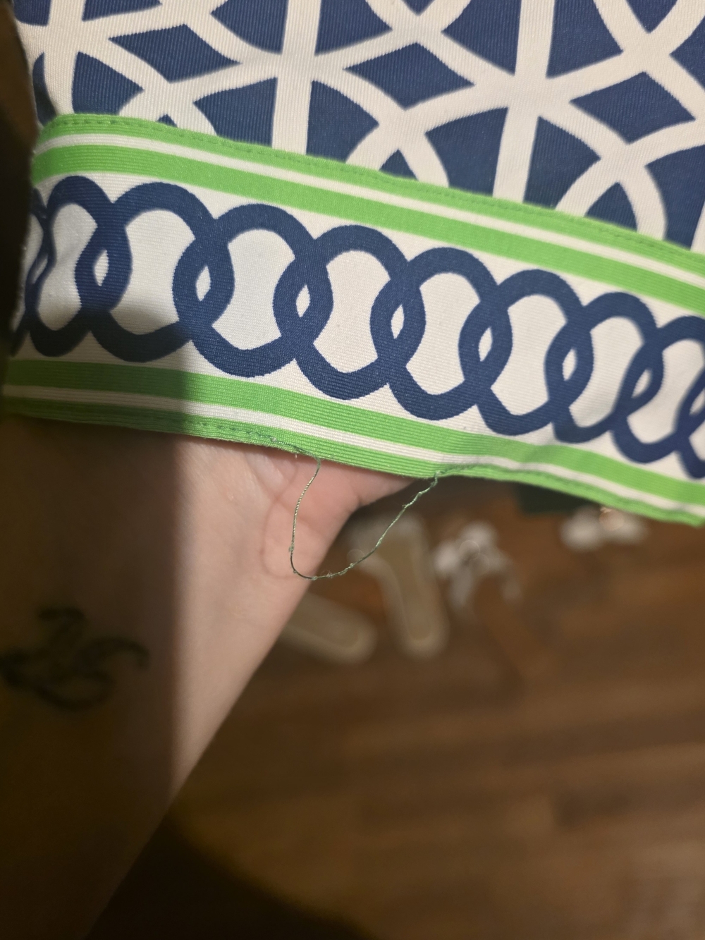 Gretchen Scott Designs Navy and Lime Geometric V‑Neck Dress VGUC LARGE PTP 21 - Picture 5 of 5
